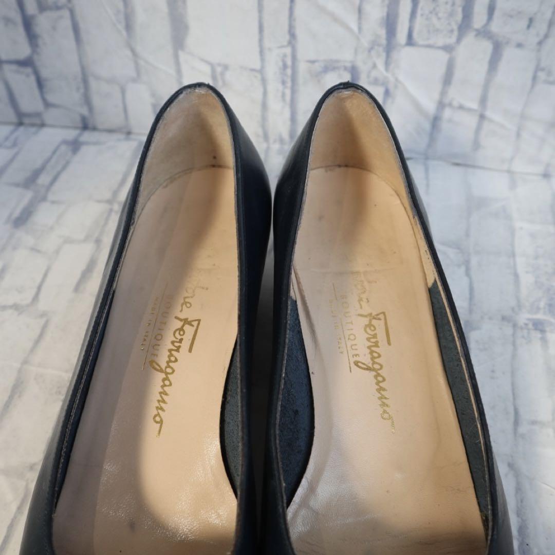 【美品】Salvatore Ferragamo 黒 ネイビー　リボン 24cm