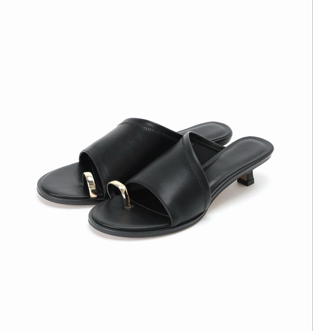 LE VERNIS/ルベルニ Toe ring sandals LE VERNIS(ル・ベルニ)Toe ring sandals（サンダル）｜LE VERNIS