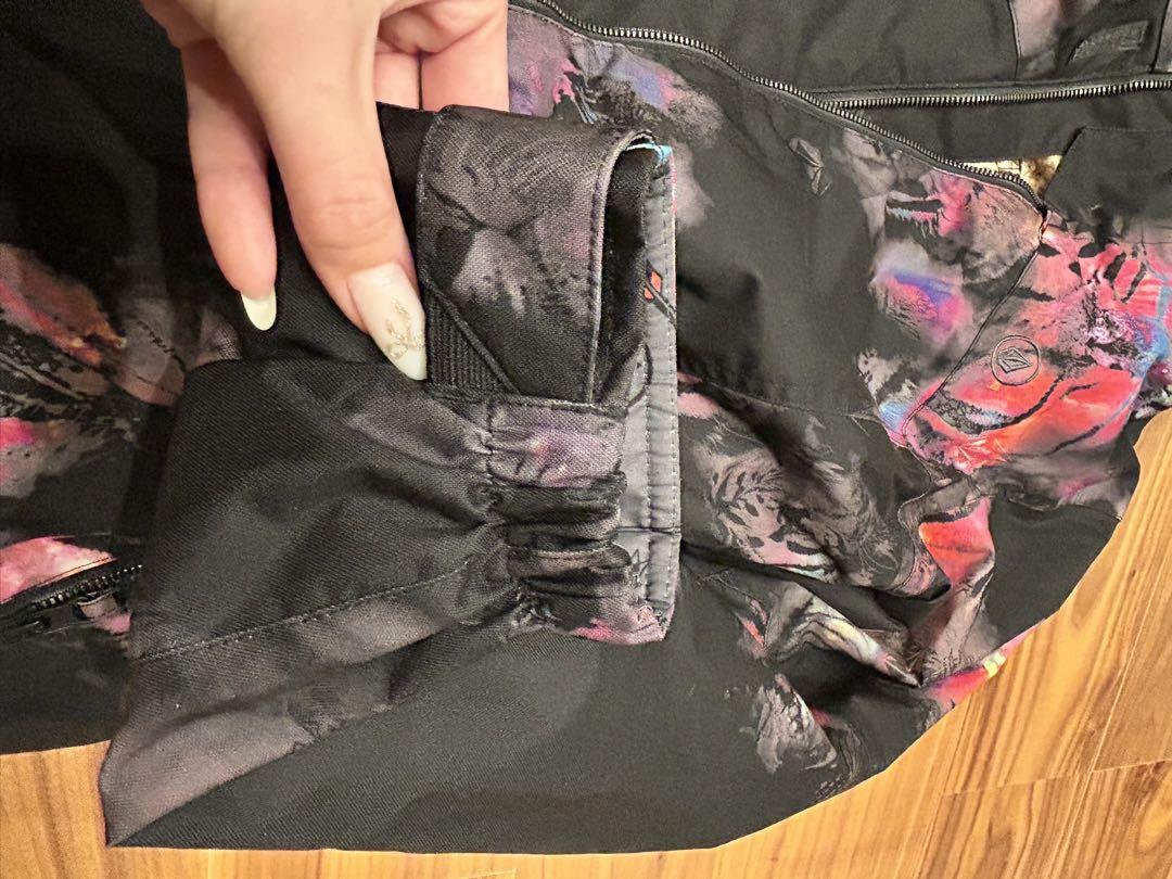 美品汚れなし　Volcom ジャケット