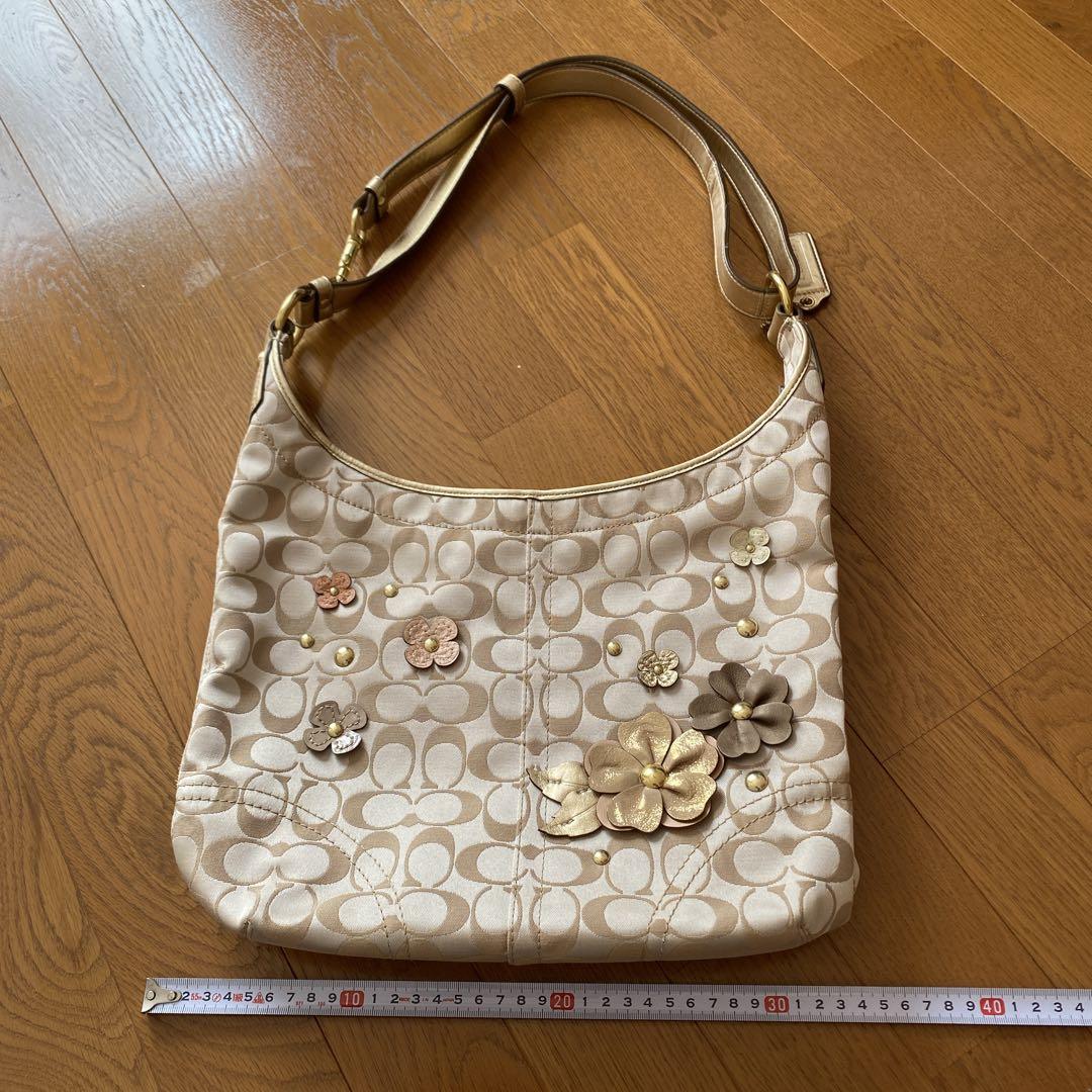 Coach ショルダーバッグ ベージュ フラワーモチーフ