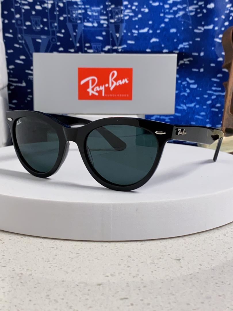Ray-Ban ブラック キャットアイ サングラス 6,000円