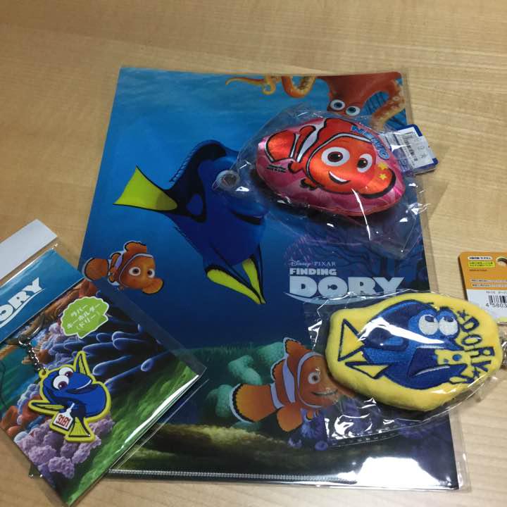 メルカリ ディズニー ピクサー ファインディングドリー劇場グッズ セットニモ キャラクターグッズ 1 111 中古や未使用のフリマ メルカリ ディズニー ピクサー ファインディングドリー劇場グッズ セットニモ キャラクターグッズ 1 111 中古や未使用のフリマ