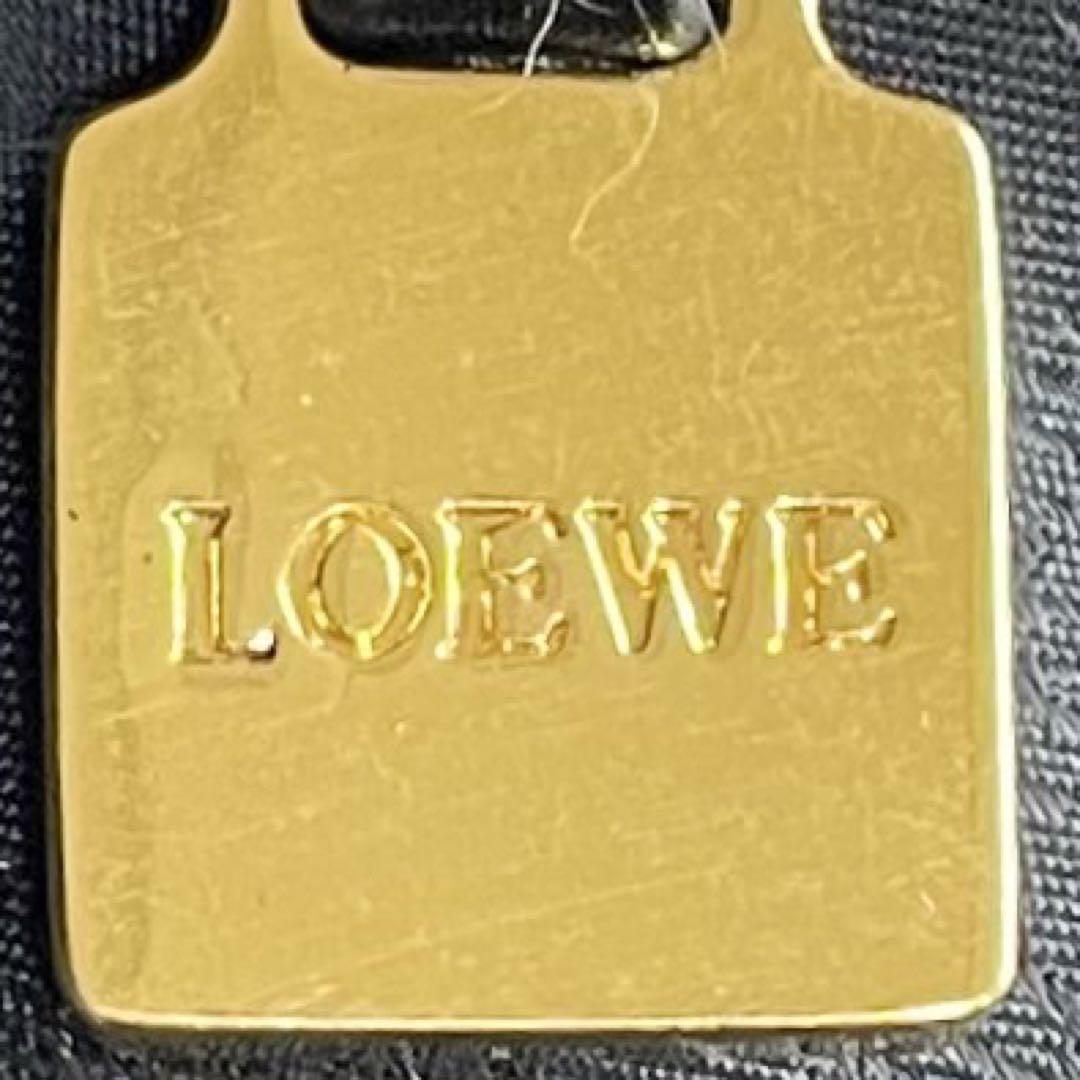 極美品 LOEWE レザー クラッチバッグ アナグラム フラップ ロゴ型押し 黒