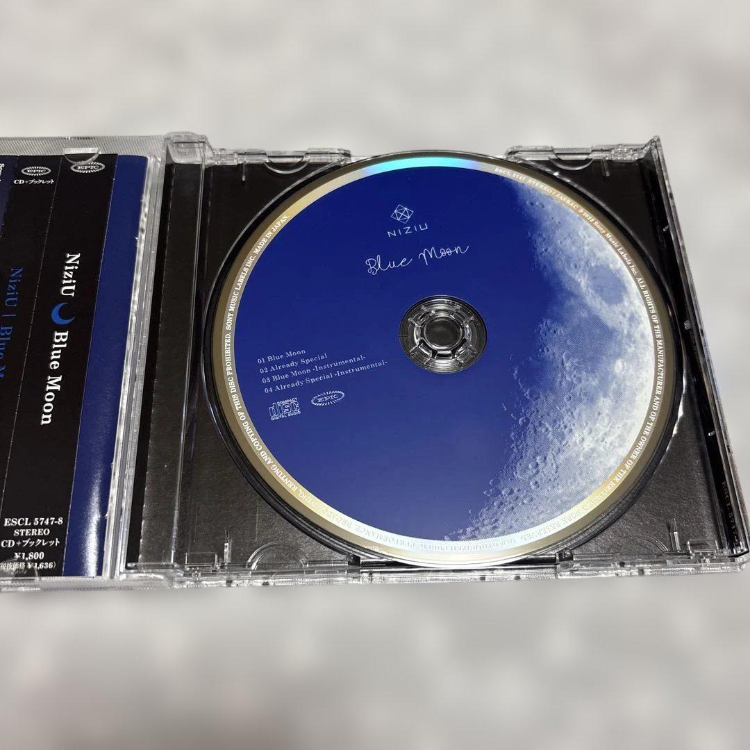 NiziU 直筆サイン 全員 Blue Moon 通常盤 NiziU Official Website