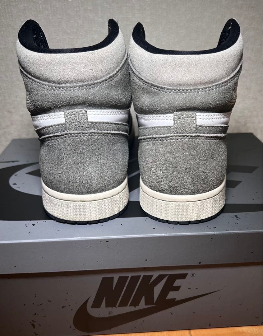 ナイキ エアジョーダン1 ブラック アンド スモークグレー ナイキ エアジョーダン1 ブラック アンド スモークグレー