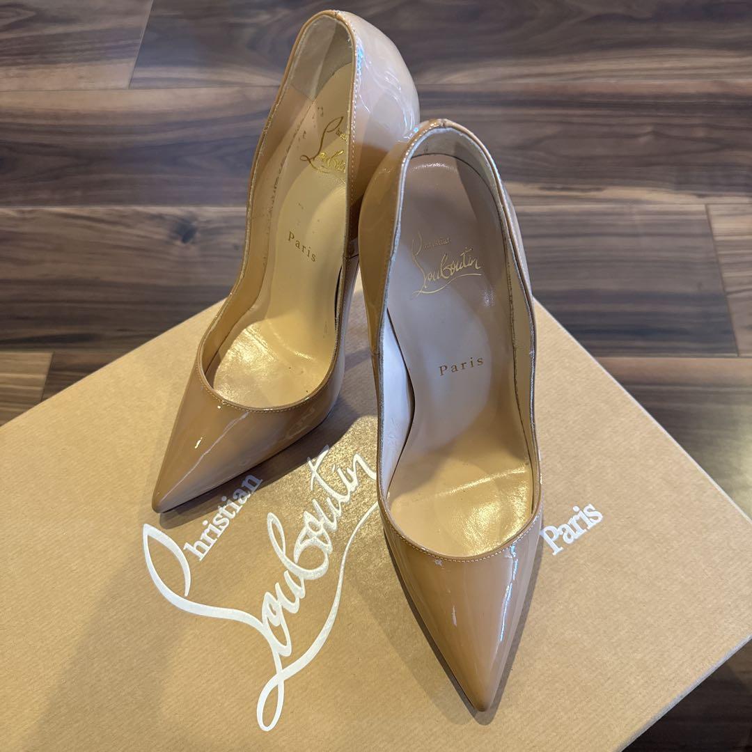 Christian Louboutin ベージュ ハイヒール