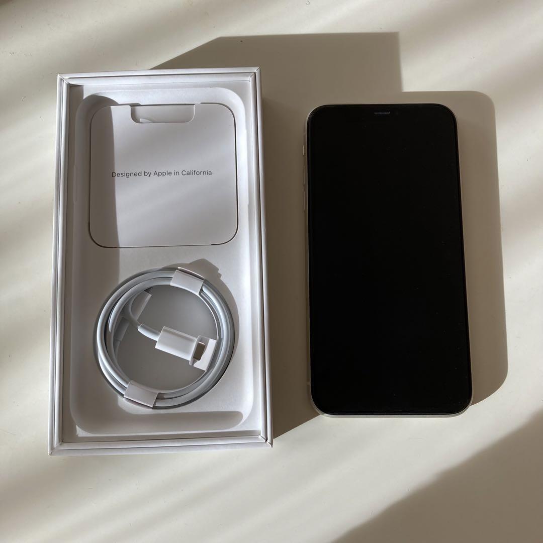 iPhone 11 ホワイト 64 GB SIMフリー