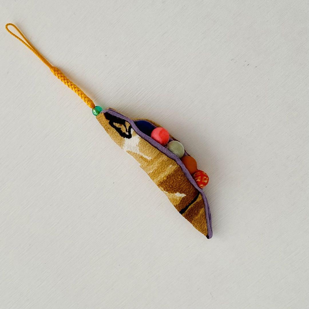 えんどう豆9点セット ちりめん細工ストラップ つるし飾り - メルカリ