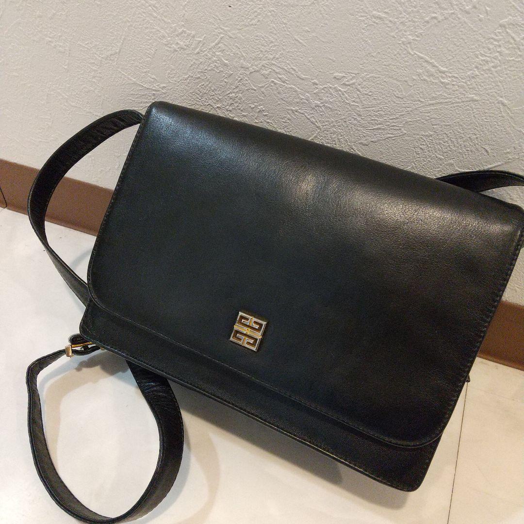 ジバンシー　ショルダーバッグ