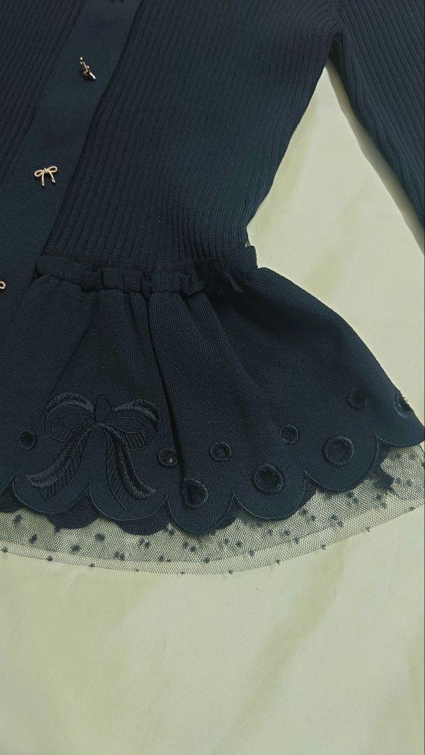 ★エムズグレイシー M'S GRACY　リボン刺繍ペプラムニット　カーディガン