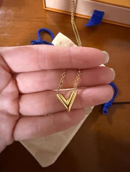 V字型ネックレス