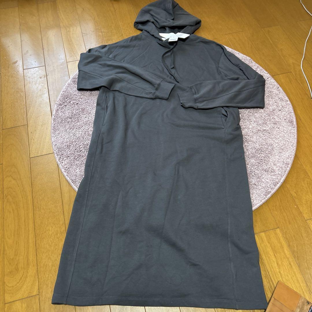 ジェラピケ　バッグロゴ　　長袖フード付きワンピース　新品タグつき
