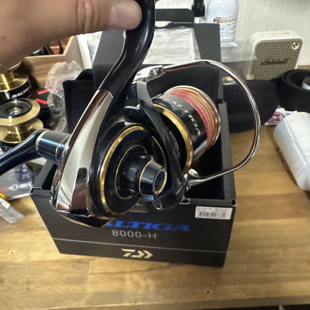 20ソルティガ　8000H スピニングリール リブレPT52ハンドルノブ　PE付