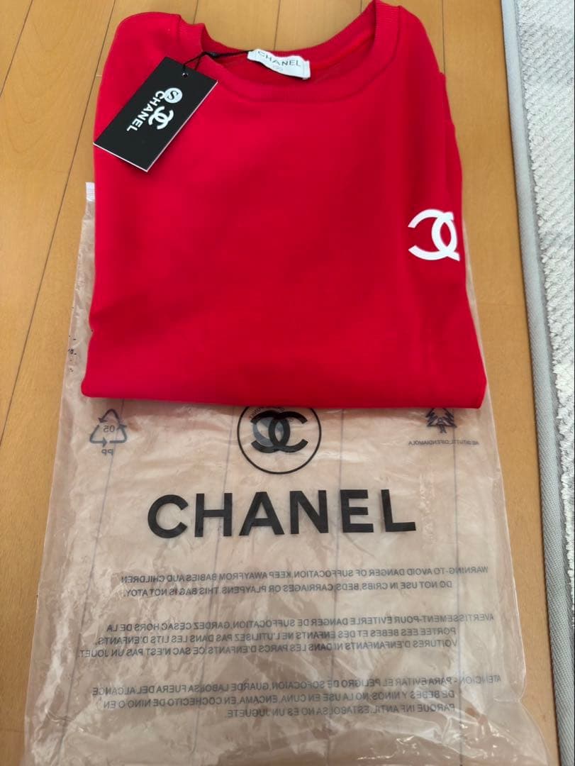 CCロゴ赤トレーナー