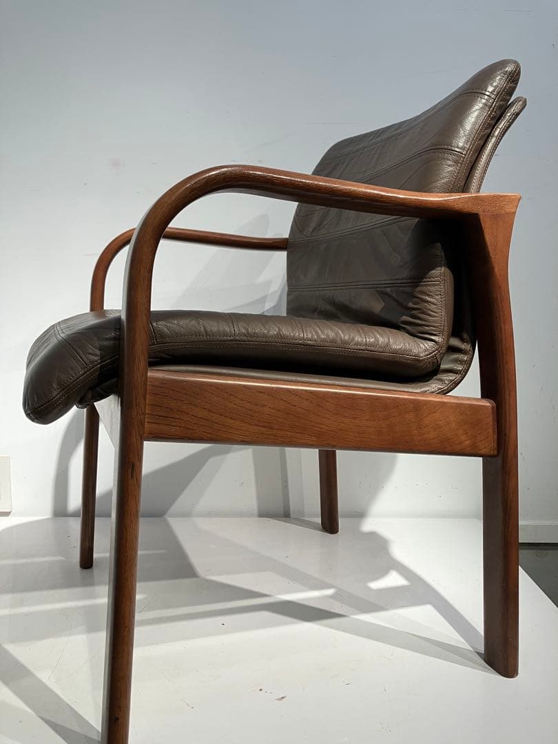 ヴィンテージ、日進木工アームチェア、本革、美品、レトロ、キツツキ、天童木工、希少