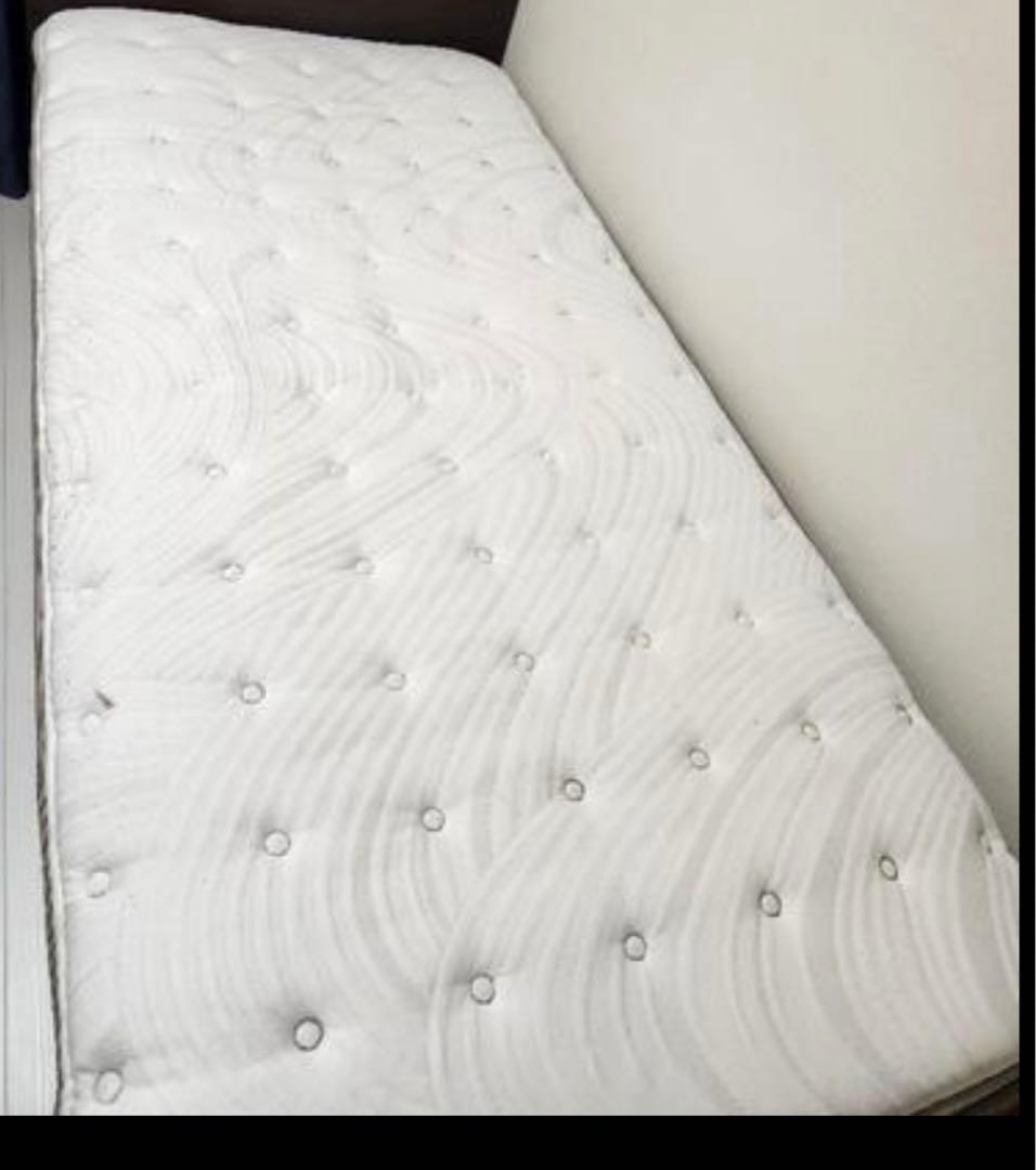 ホワイト スプリングマットレス シングルやや傷や汚れあり