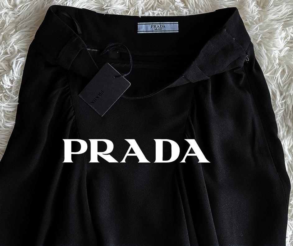 新品タグ付き プラダPRADA サイドギャザー フレアミディスカート黒