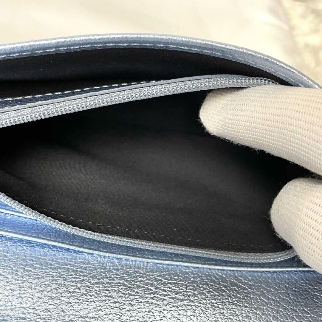 【未使用級美品‼️】⭐️JIMMY CHOO 星型スタッズ 長財布 ICE BLUE