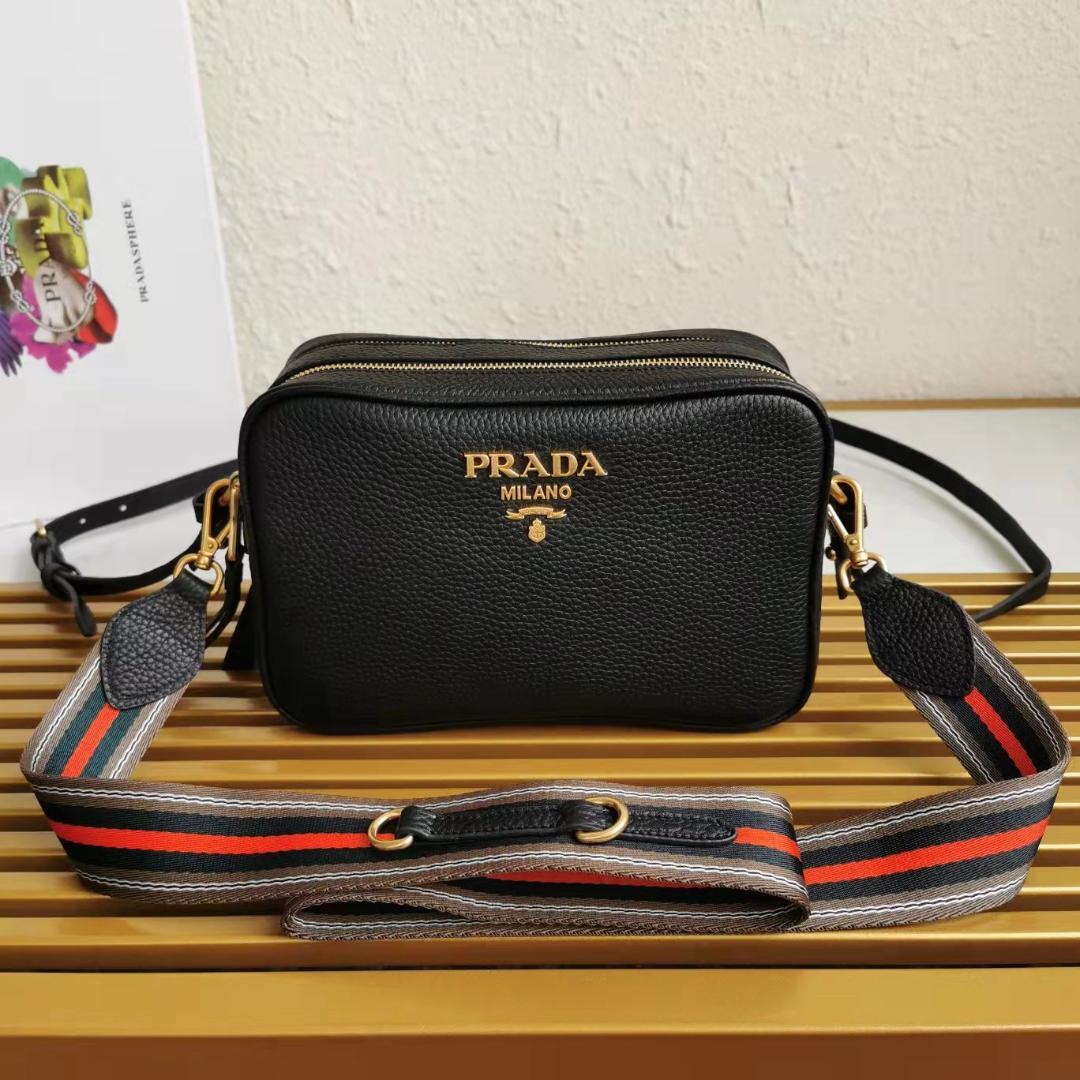 PRADA プラダ ショルダーバッグ