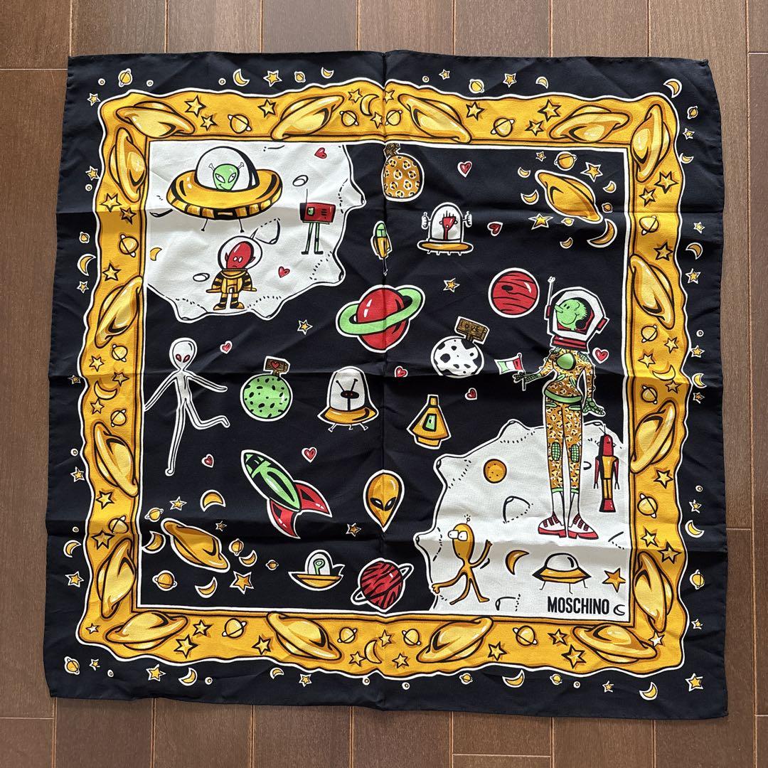 MOSCHINO イタリア製　シルク　ミニスカーフ　オリーブ　宇宙　モスキーノ