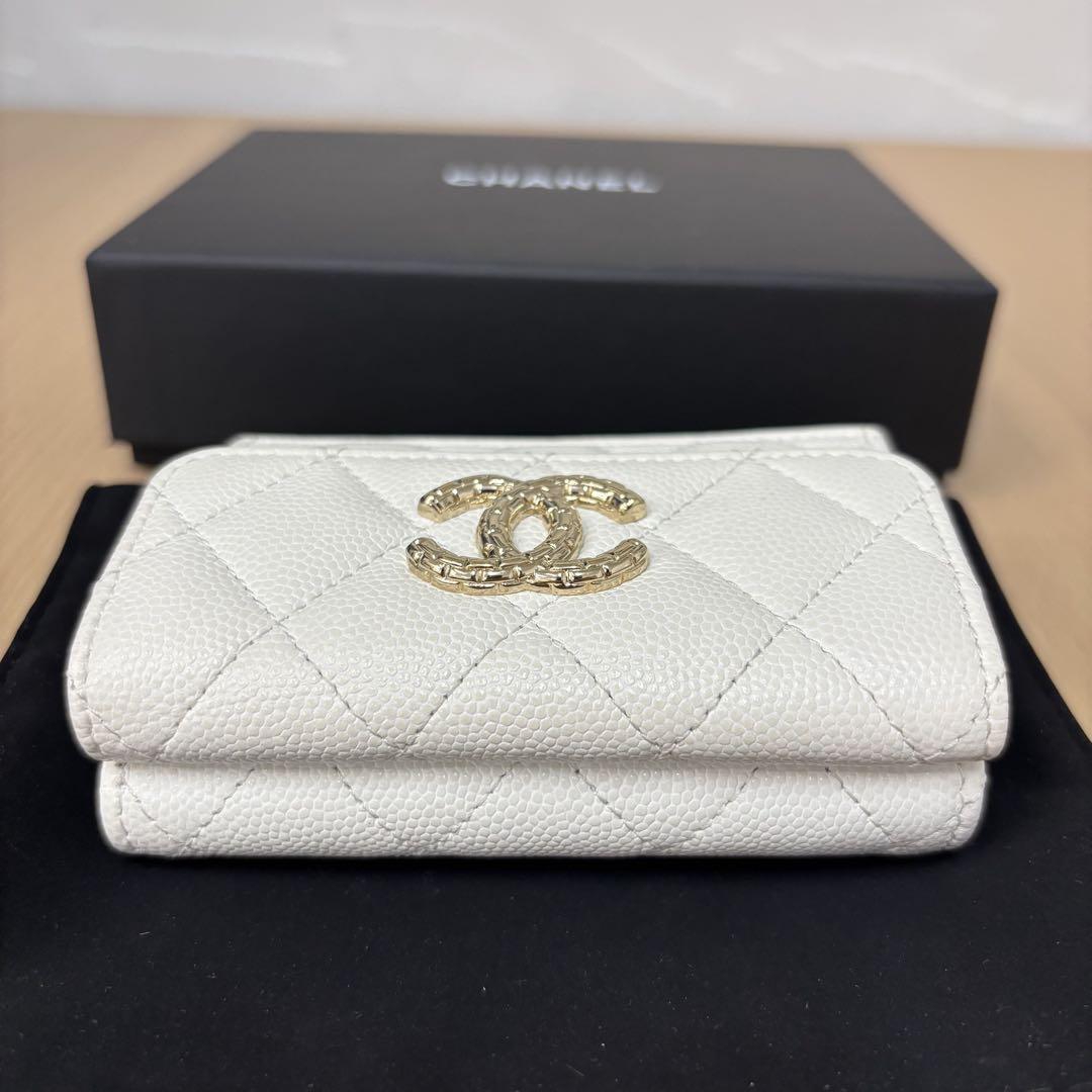 ▪️CHANELシャネル マトラッセ スモールフラップウォレット 三つ折り財布 白