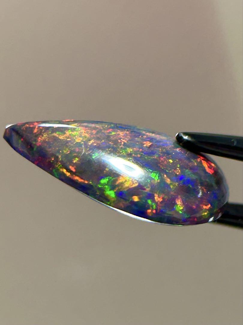 ブラックオパール|エチオピア産|21x15x6mm 遊色多数
