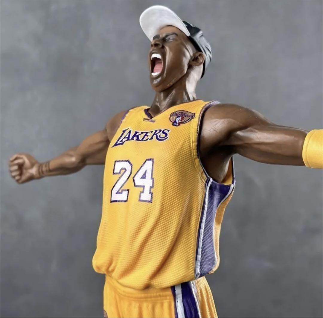 P*D様 【美品・レア】　NBA コービー・ブライアント　フィギア