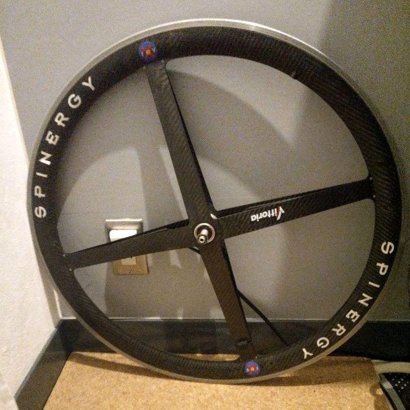 SPINERGY REV-X 700c フロント　クラック有 SPINERGY REV-X 700c フロントクラック有