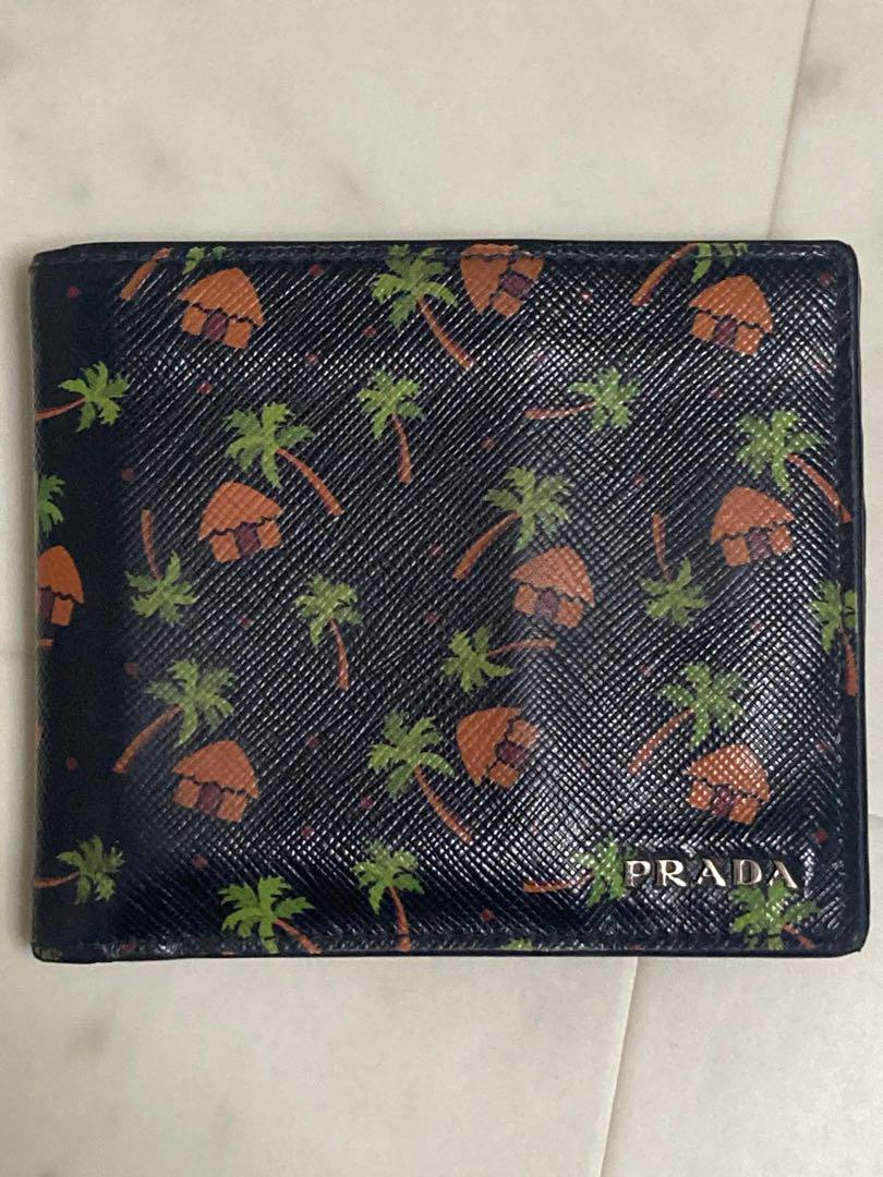 プラダ財布　二つ折り財布　PRADA 椰子の木柄　サフィアーノ　訳あり