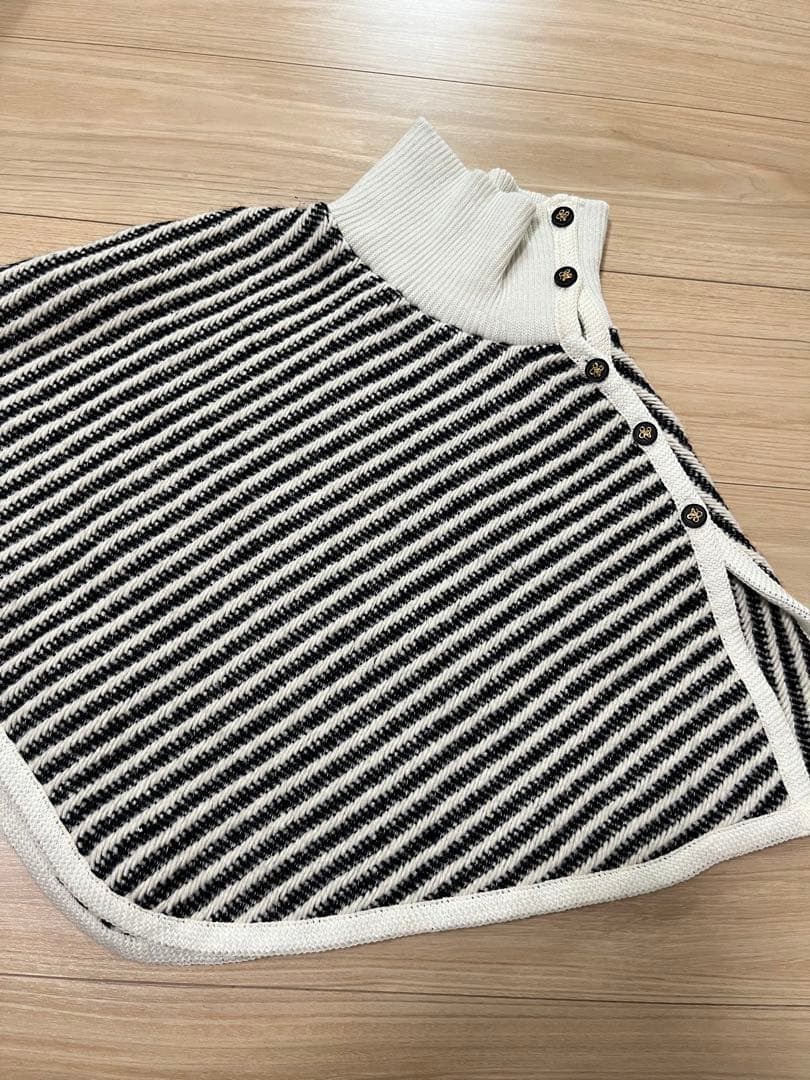 ニットポンチョ