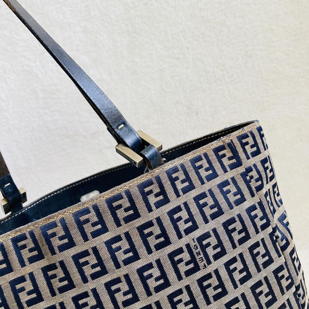 美品★FENDI フェンディ　ズッキーノ　ハンドバック　総柄　ズッカ　A4可能