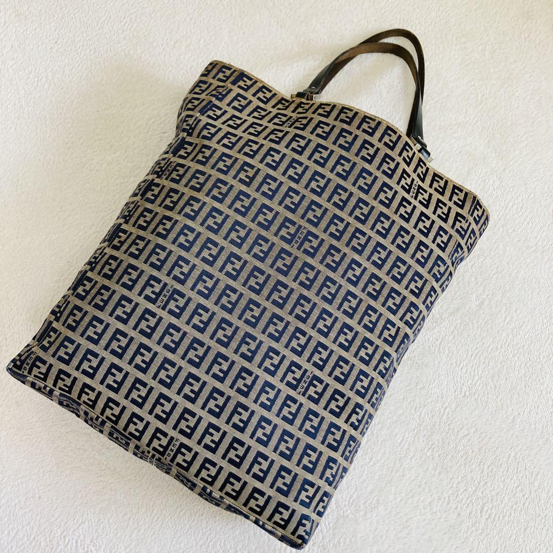 美品★FENDI フェンディ　ズッキーノ　ハンドバック　総柄　ズッカ　A4可能