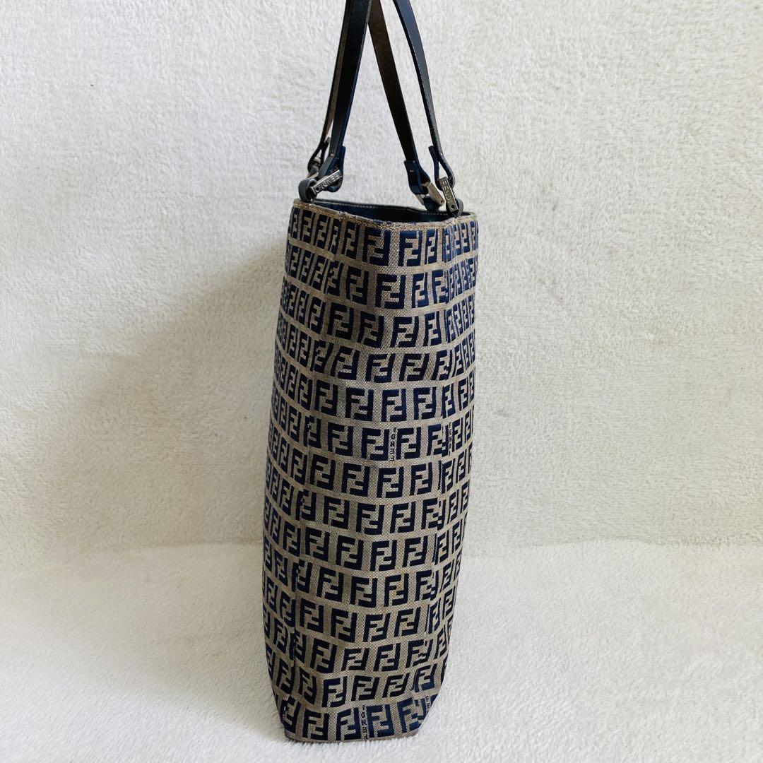 美品★FENDI フェンディ　ズッキーノ　ハンドバック　総柄　ズッカ　A4可能
