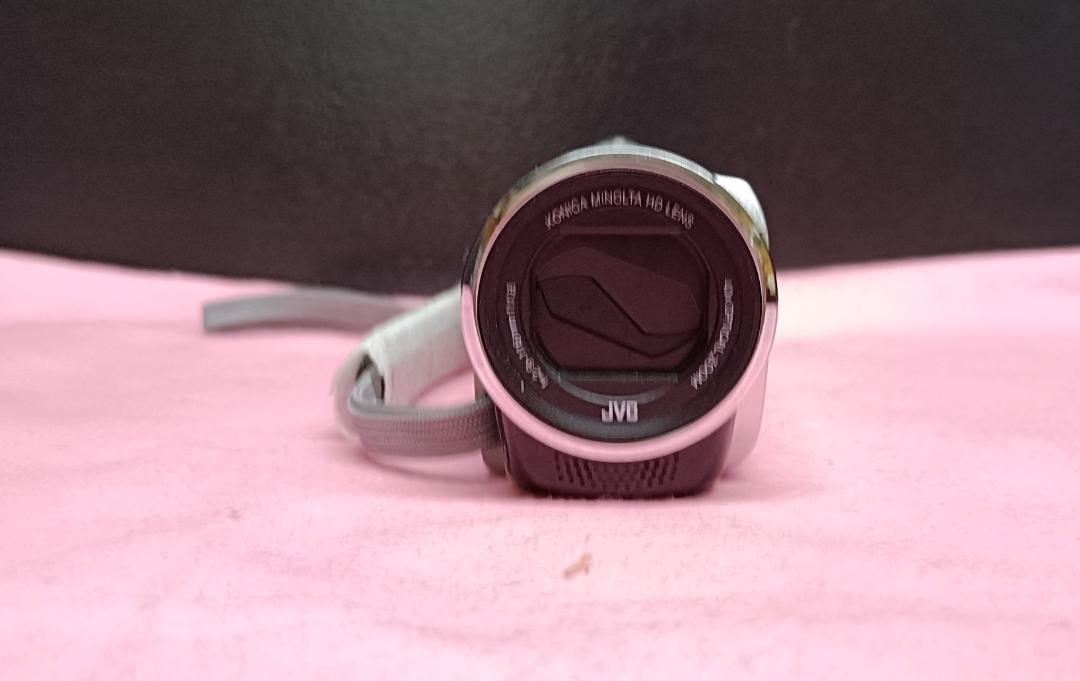 Y【中古品】JVCケンウッド ビデオカメラ Everio GZ-E780 銀色