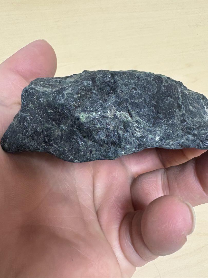 ミャンマー産大きな天然モーシッシ　コスモクロア原石420g ミャンマー産大きな天然モーシッシ コスモクロア原石420g