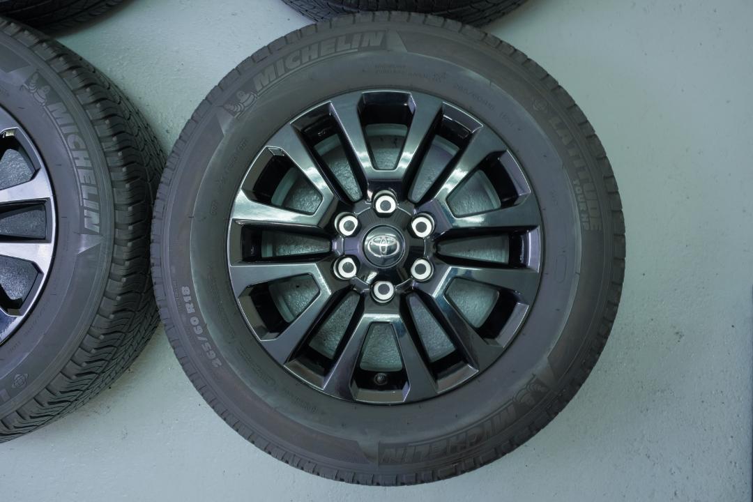 プラド純正 ブラックエディション 18インチ ミシュラン 265/60R18