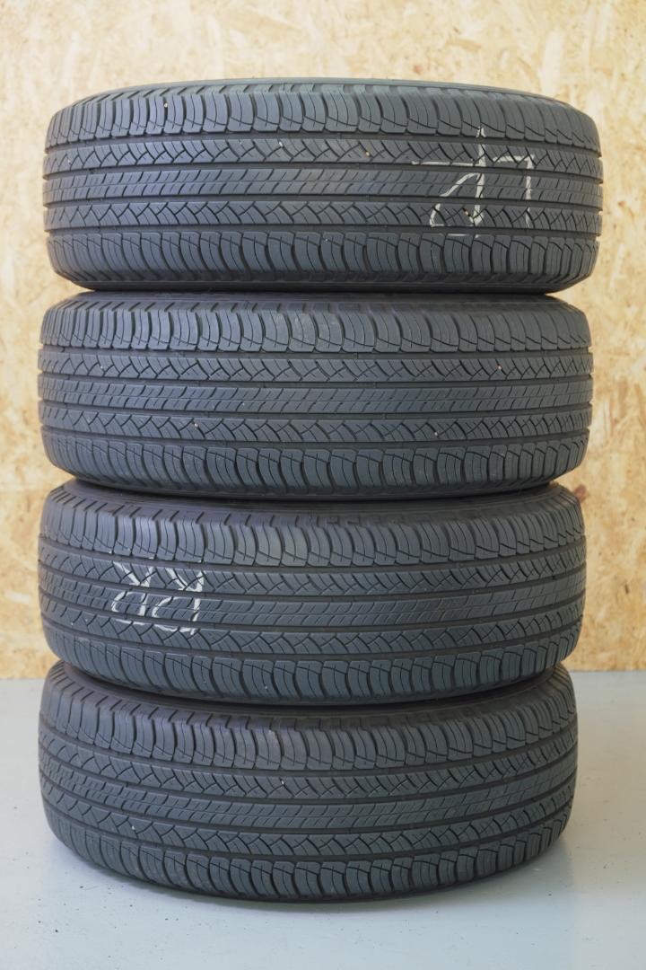 プラド純正 ブラックエディション 18インチ ミシュラン 265/60R18