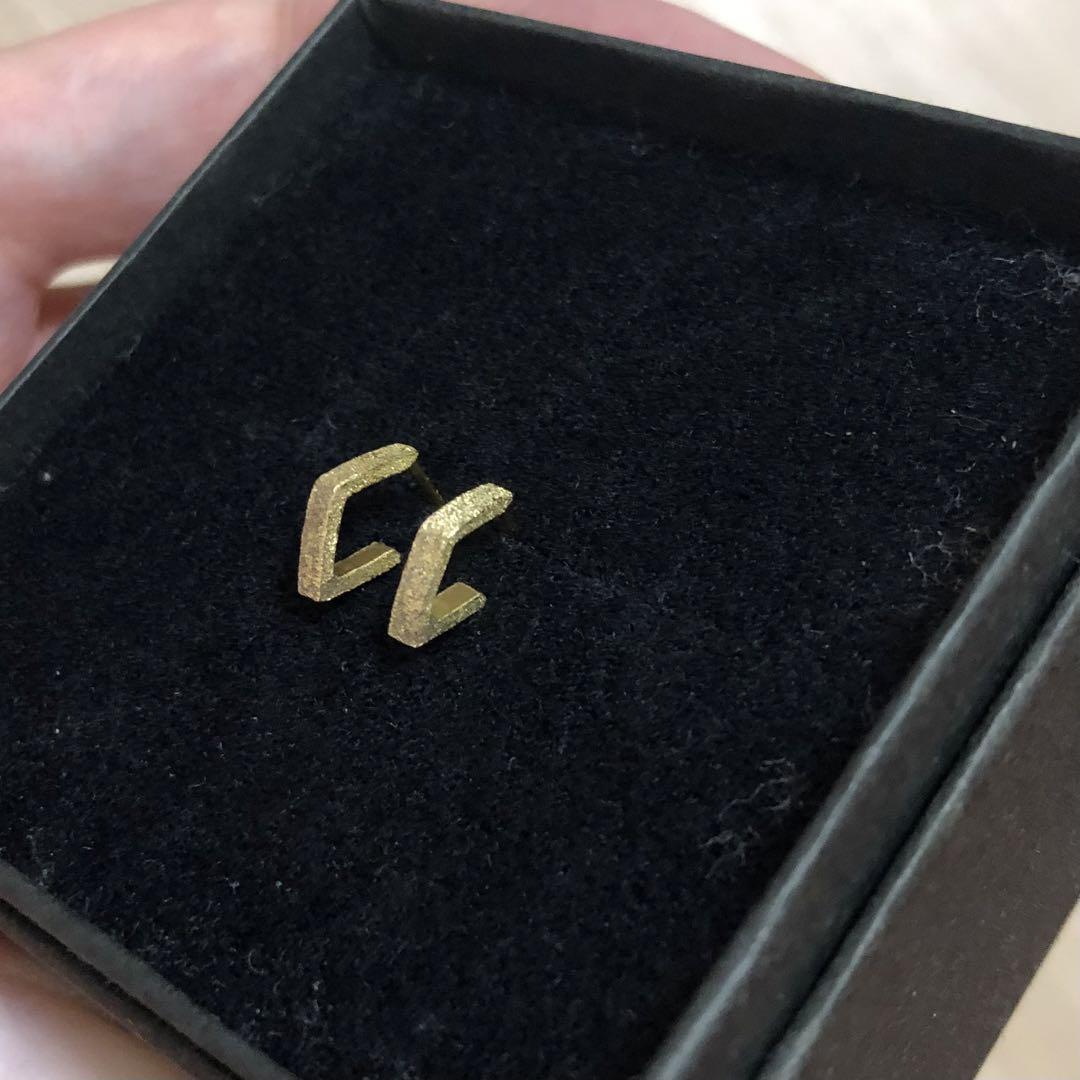 ete（エテ）アングルピアス