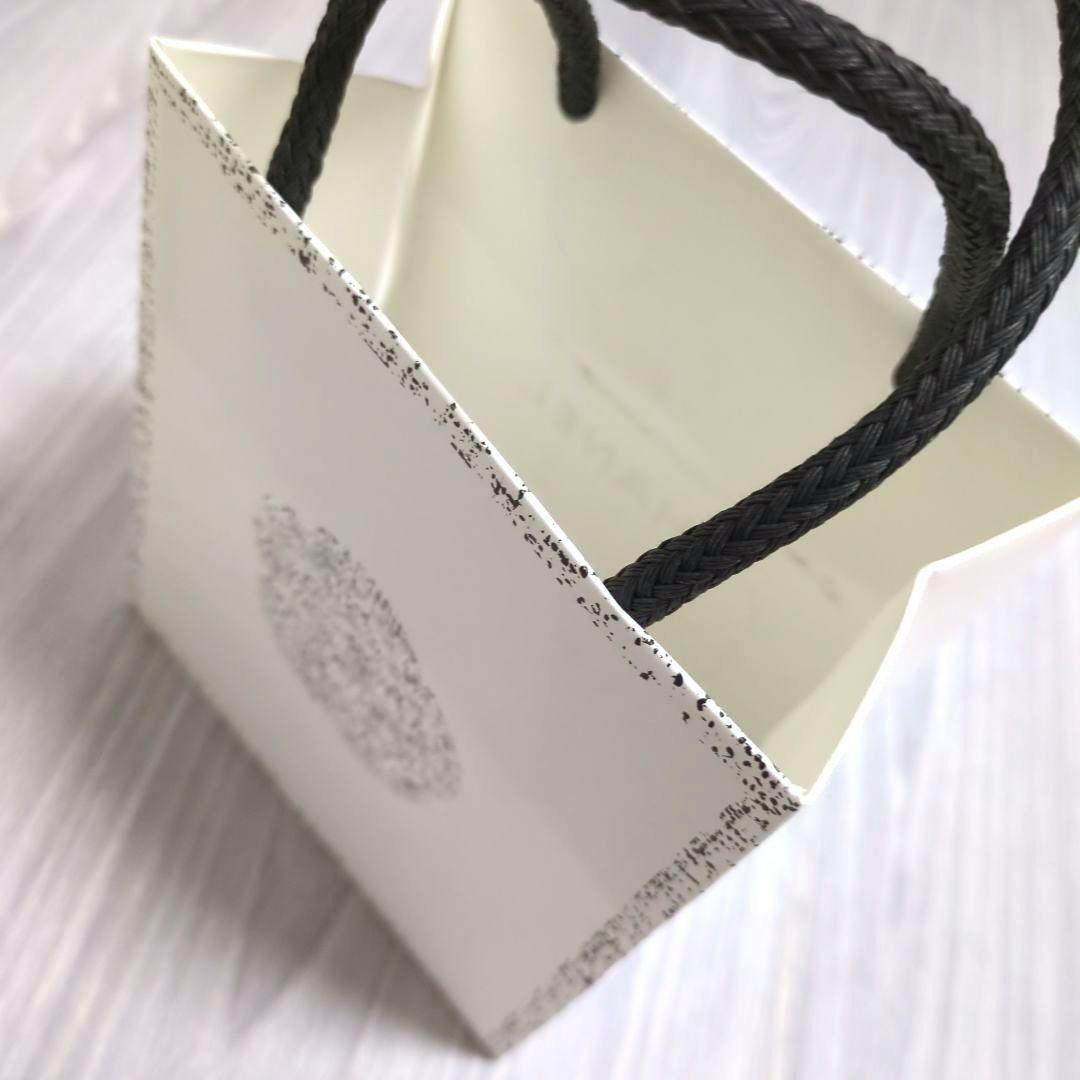 超特価セール開催！！ PRADA & CHANEL ショップ袋 2点セット ブランド紙袋 - メルカリ ラッピング・包装