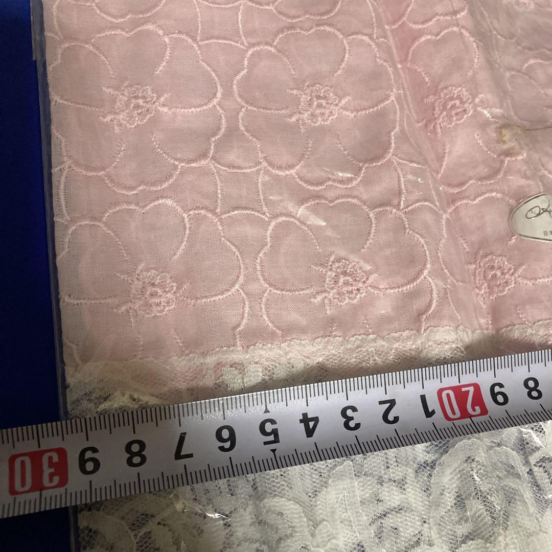 花柄レースピンク1枚とホワイト 2枚約60x60センチ正方形ハンカチ