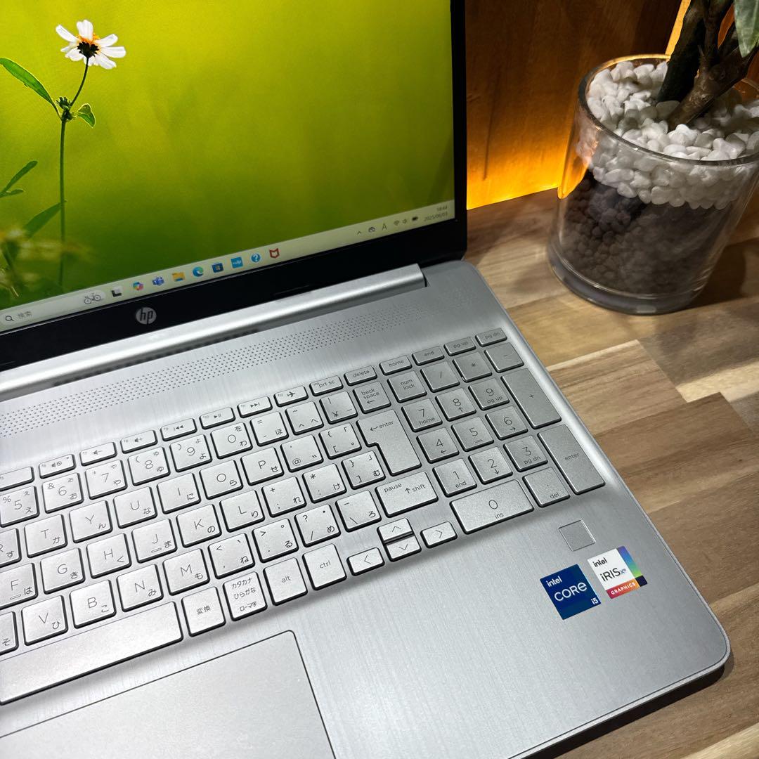 極美品‼️HP Laptop 15s☘第11世代☘SSD512GB☘ノートパソコン
