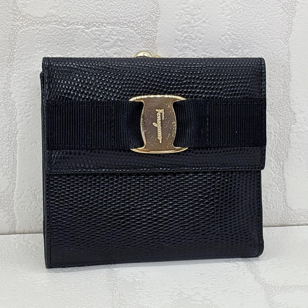 極美品Salvatore Ferragamoヴァラリボン リザード がま口長財布