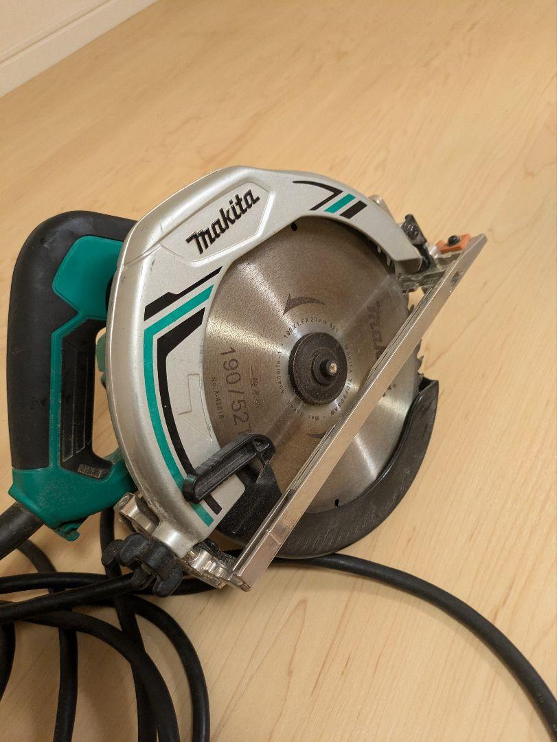 Makita マルノコ M585 190mm 1050W