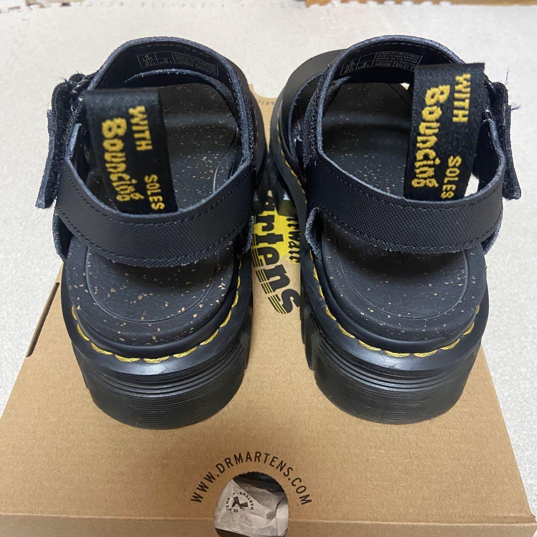 ドクターマーチン　サンダル　Ricki 3 strap sandal