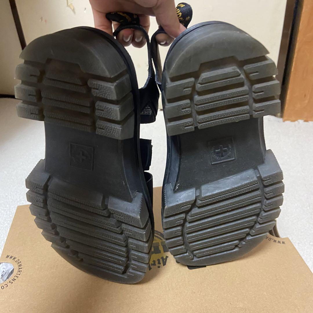 ドクターマーチン　サンダル　Ricki 3 strap sandal