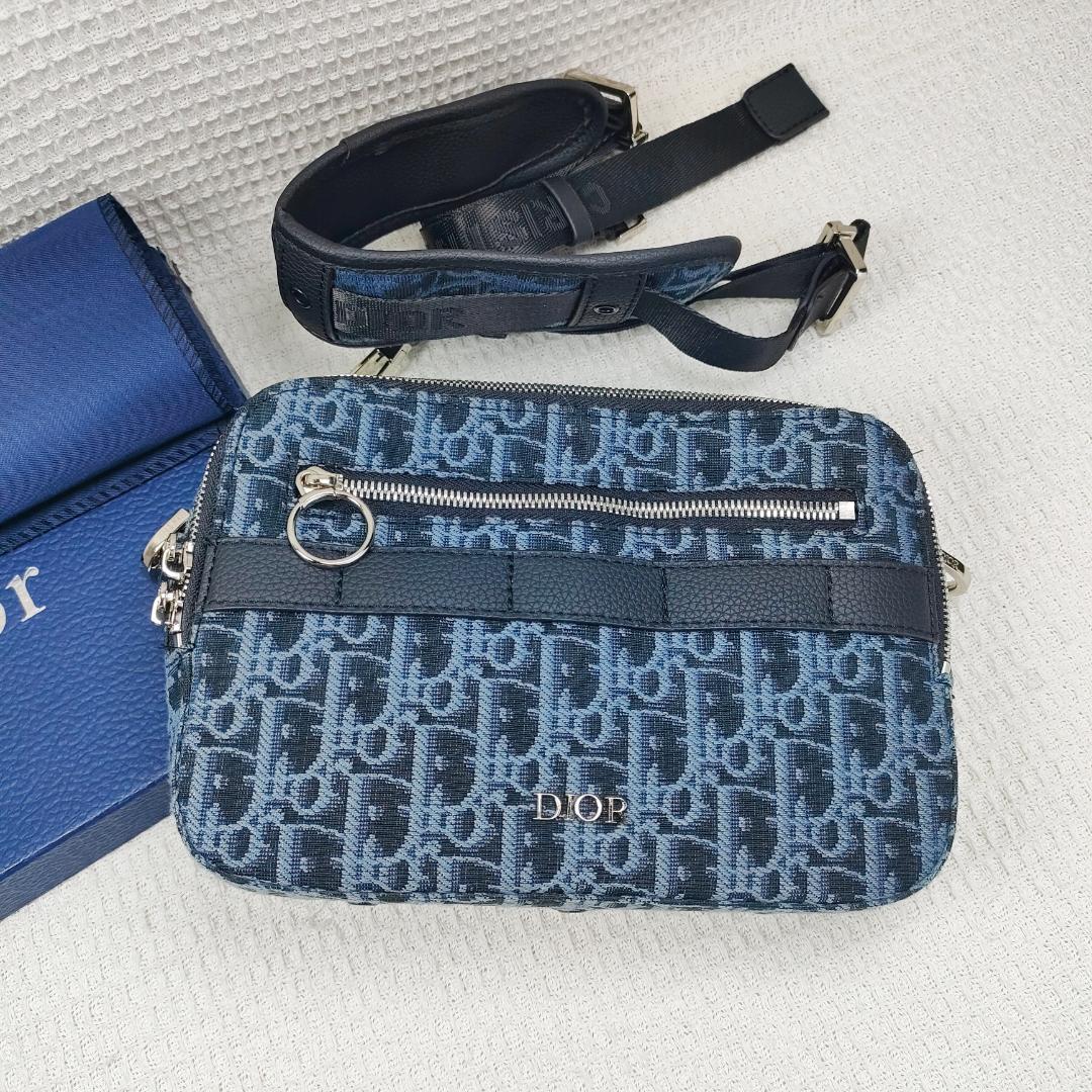 Dior メッセンジャーバッグ ダークブルー キャンバス目立った傷や汚れなし