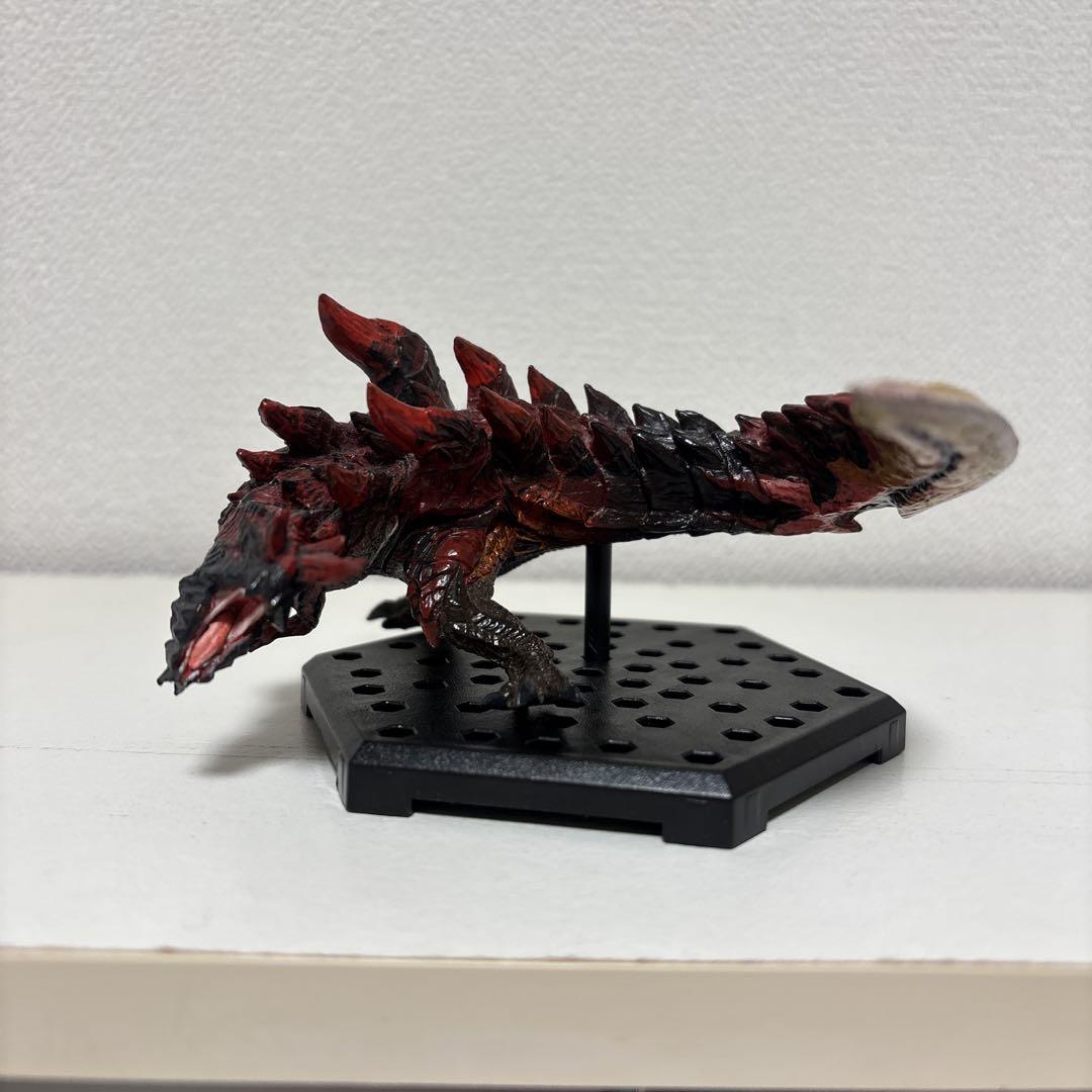 モンスターハンター 燼滅刃ディノバルド フィギュア - メルカリ