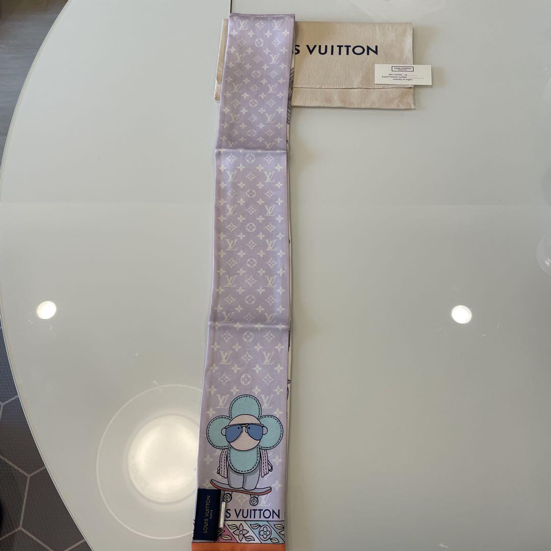 美品LOUIS VUITTON ヴィウィエンヌス柄 イラスト スカーフ