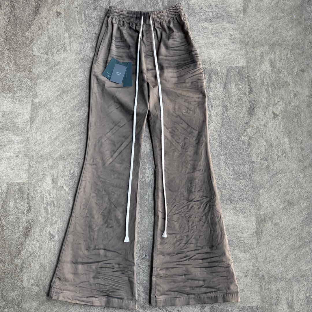 【Undermycar】TAN KHAKI FLARED EASY PANT 【Undermycar】TAN KHAKI FLARED EASY PANT