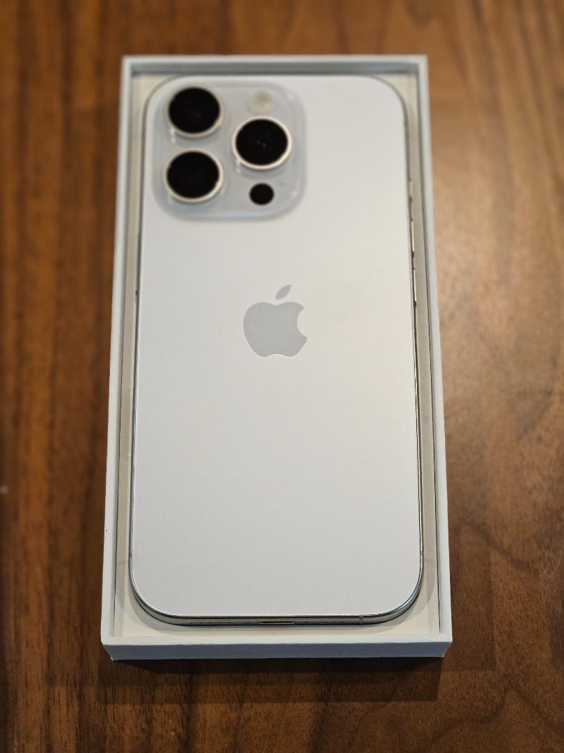 iPhone 16 Pro AppleCare+付き 本体(香港版）